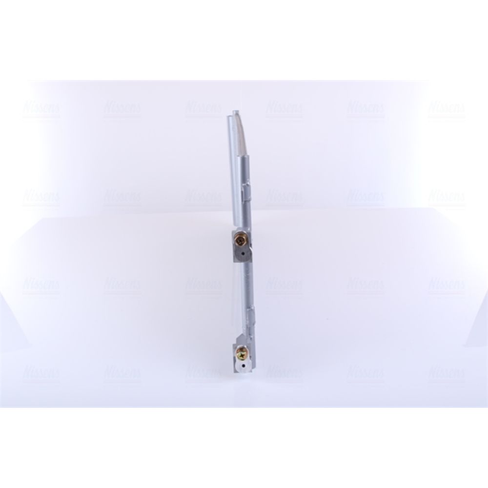 Ilmastointilaitteen lauhdutin 30-00396