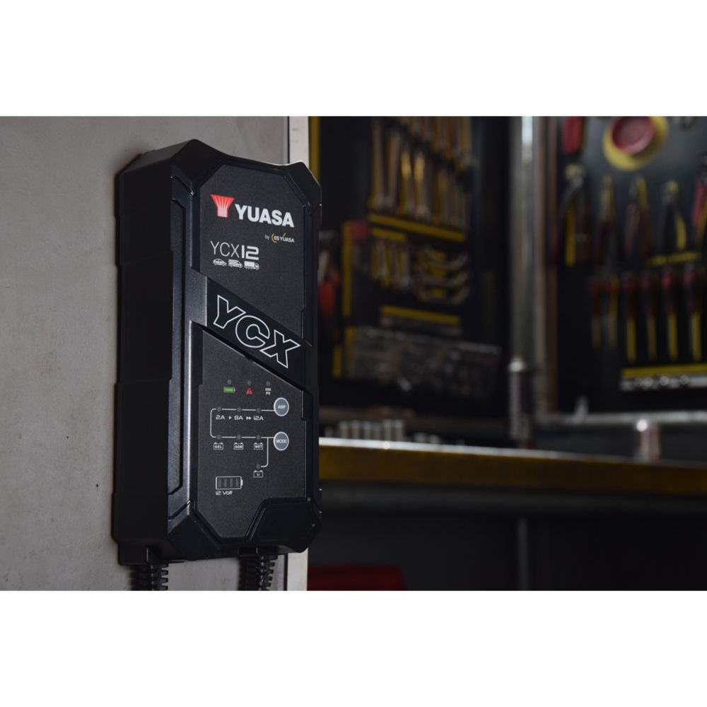Yuasa YCX12 Hoolduslaadija 12V 12A
