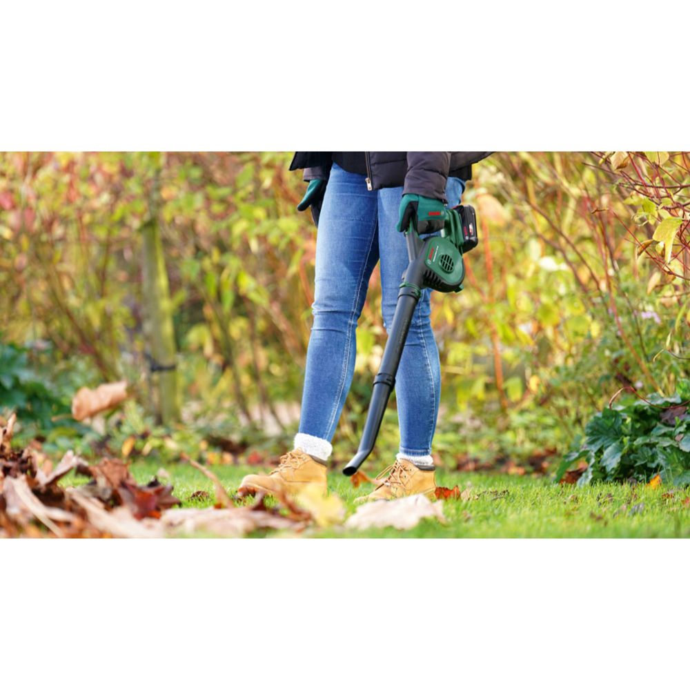 Bosch UniversalLeafBlower 18V-130 akkulehtipuhallin Solo