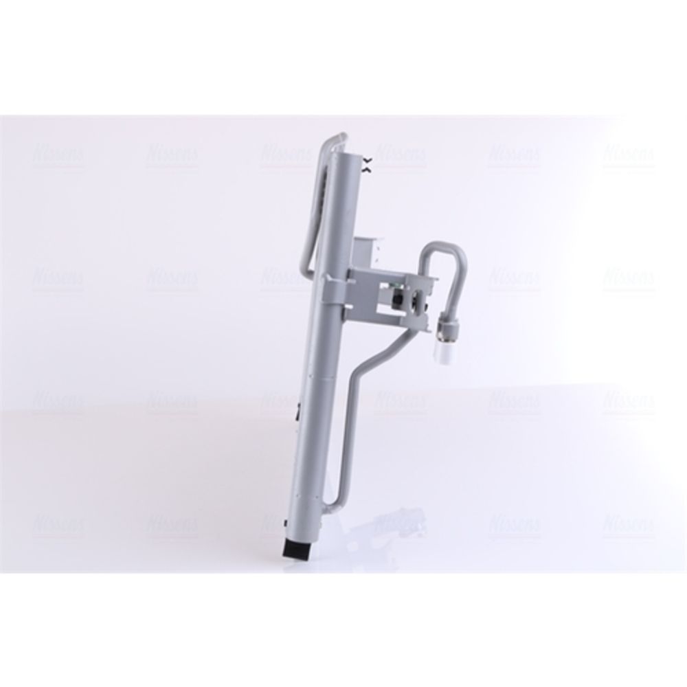 Ilmastointilaitteen lauhdutin 30-00229