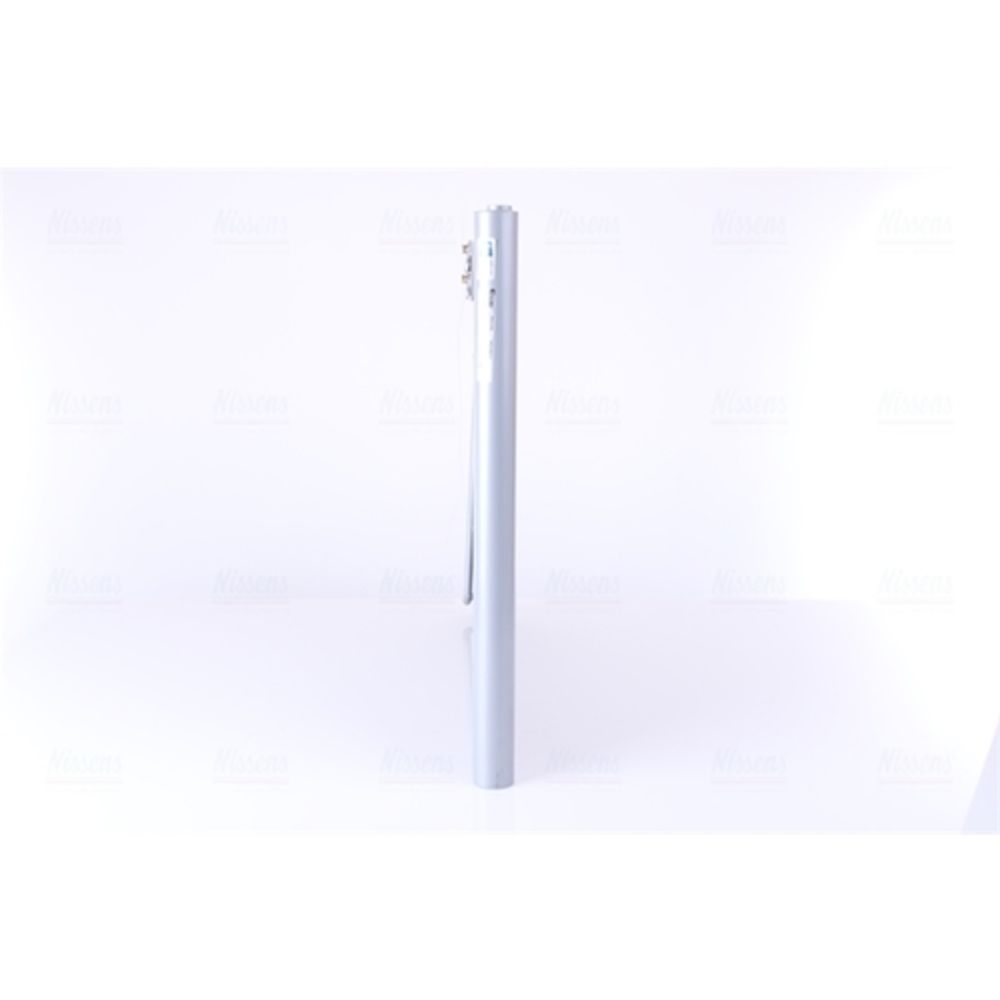 Ilmastointilaitteen lauhdutin 30-03985