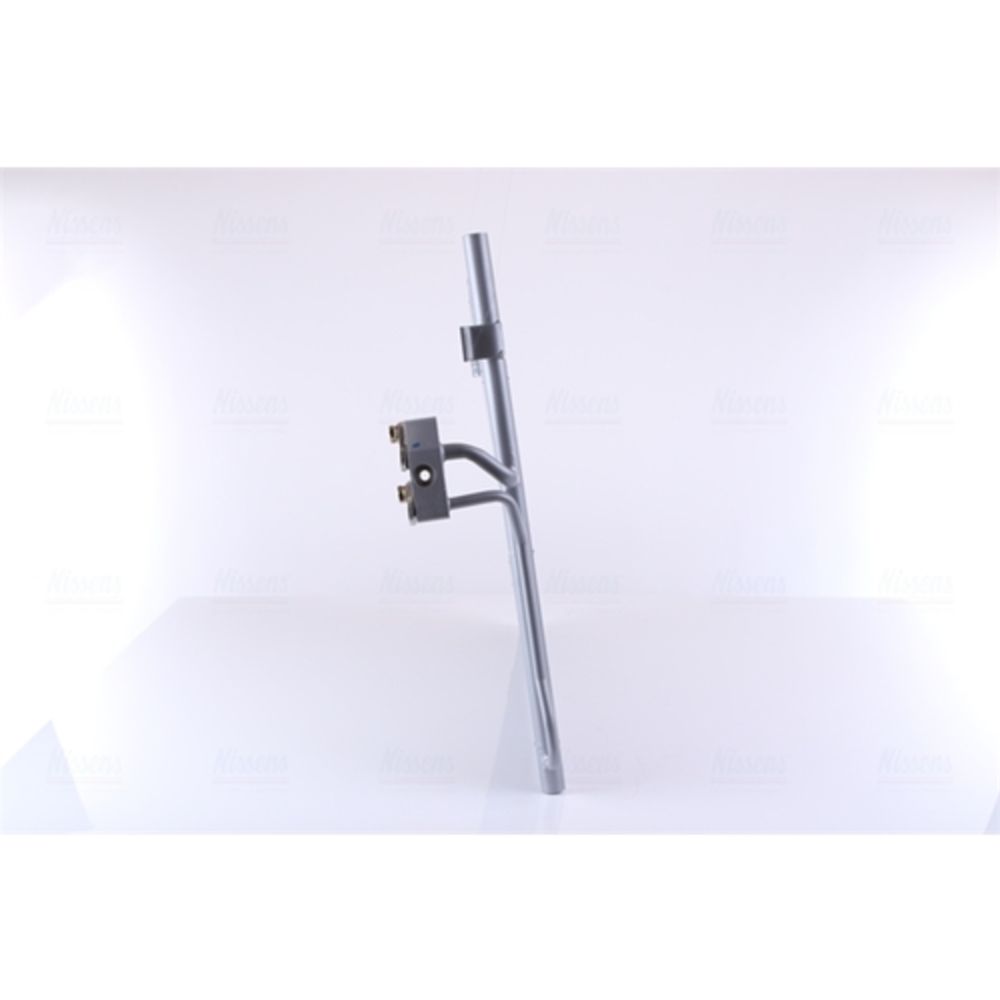 Ilmastointilaitteen lauhdutin 30-04052