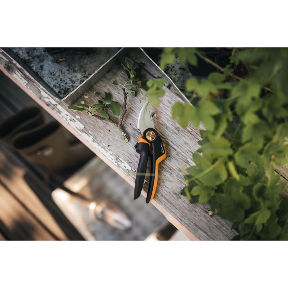 Fiskars PowerGear X sekatör med sidoskär L P961