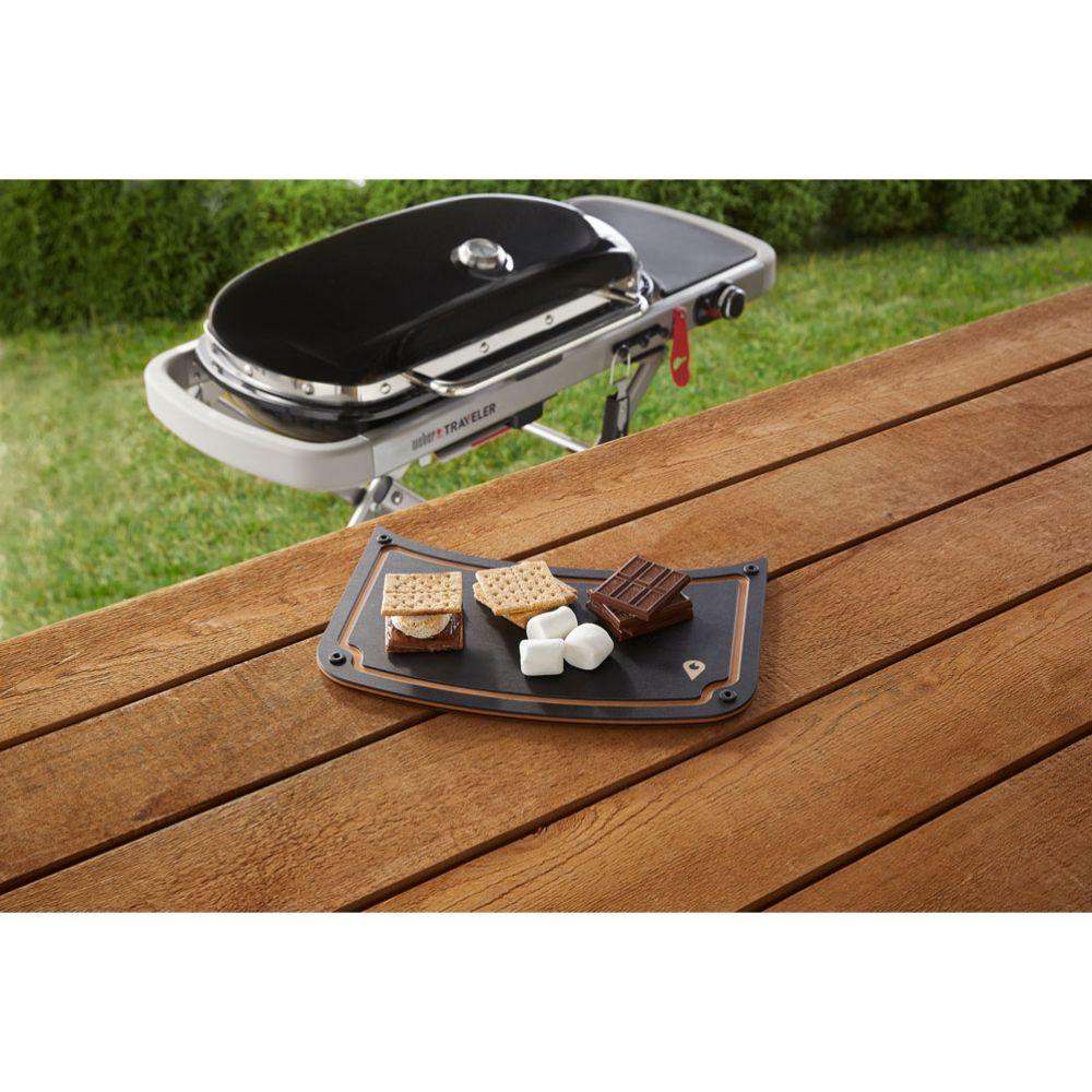 Weber Traveler -grillin käännettävä leikkuulauta