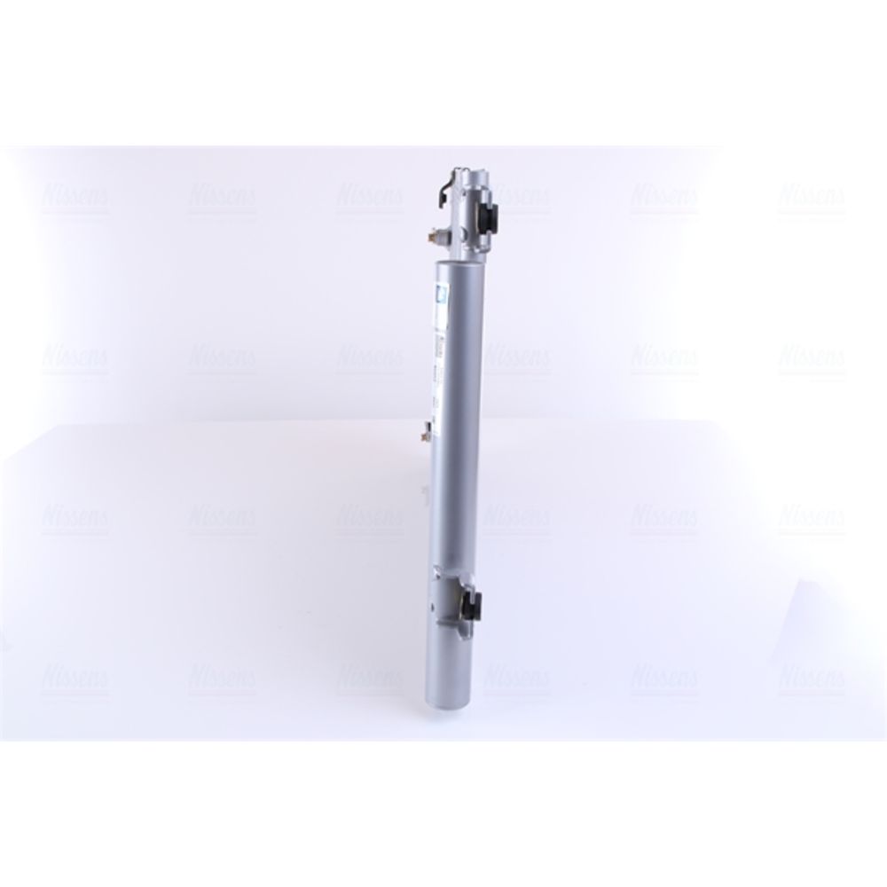 Ilmastointilaitteen lauhdutin 30-00507