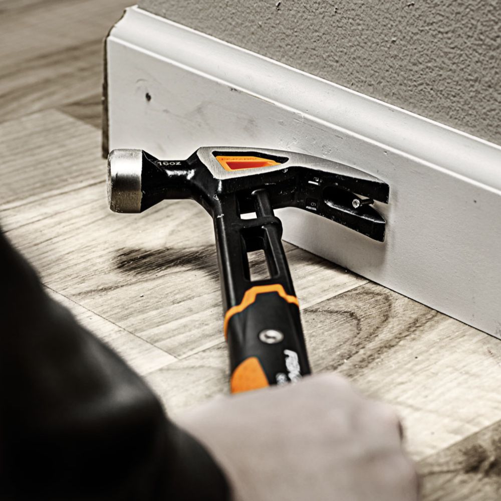 Fiskars PRO IsoCore snickarhammare 16 oz