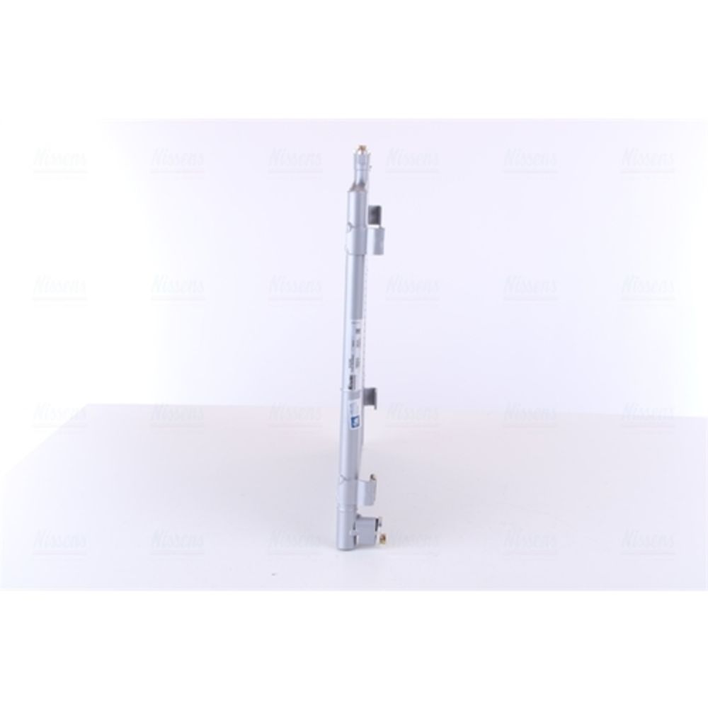 Ilmastointilaitteen lauhdutin 30-00517