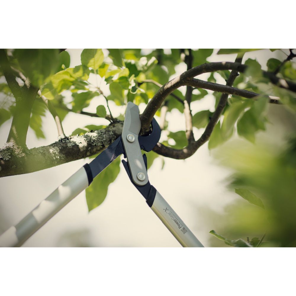 Fiskars PowerGear X grensax med sidoskär M