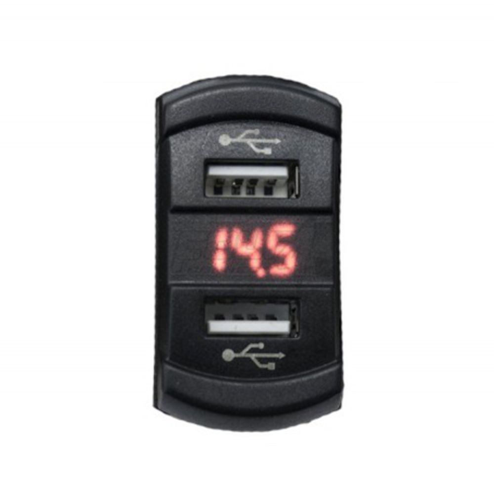 Four veekindel 2 x 4,2 A USB-pistikupesa pingenäituriga