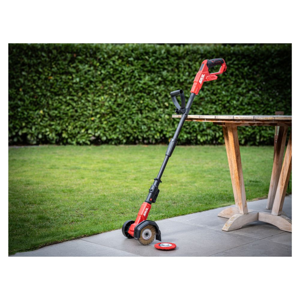 SKIL batteridriven plattrensare 0661 CA