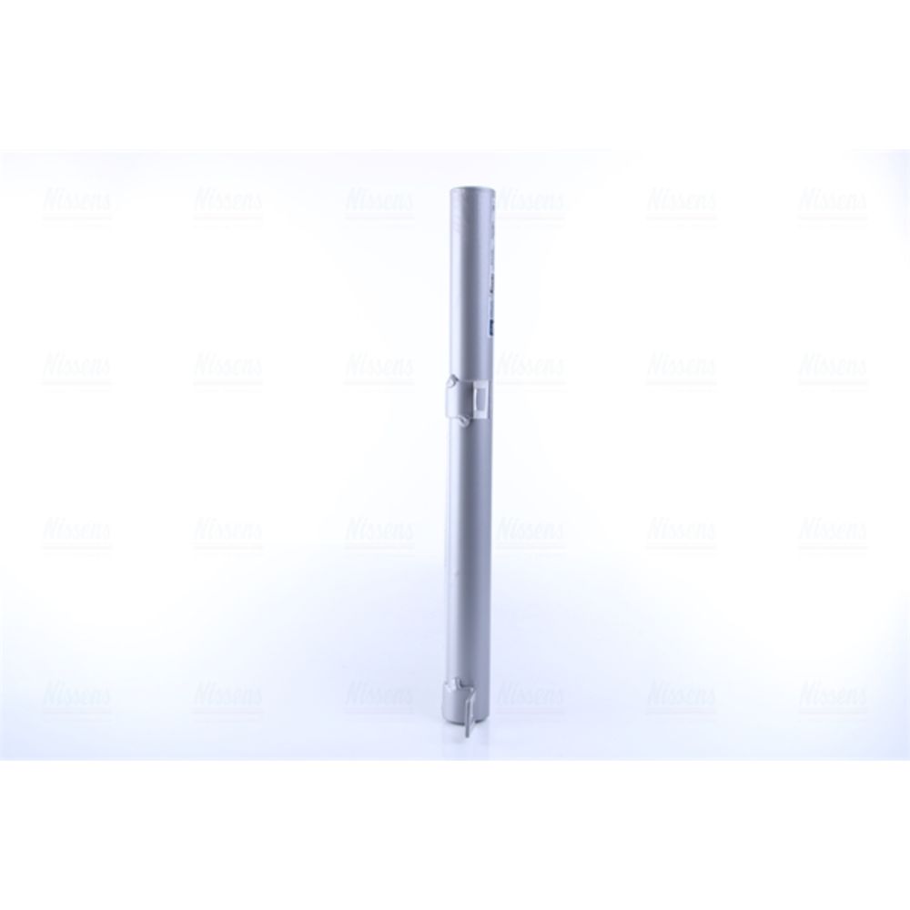 Ilmastointilaitteen lauhdutin 30-04731