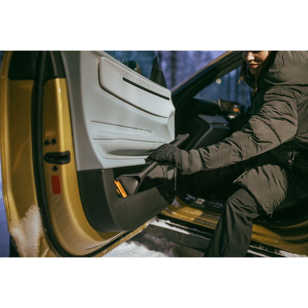 Fiskars Solid Lumiharja ja jääraappa