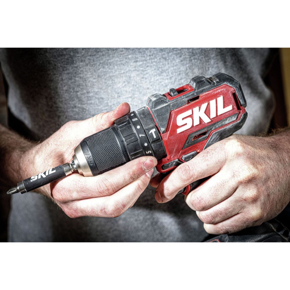 Skil 3075 CA Compact hiiliharjaton akkuiskuporakone 20 V