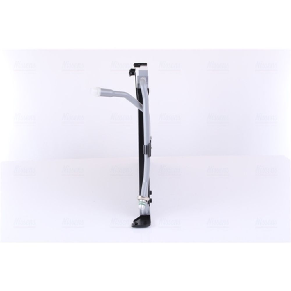 Ilmastointilaitteen lauhdutin 30-00516