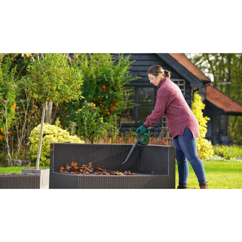 Bosch UniversalLeafBlower 18V-130 akkupuhallin Solo