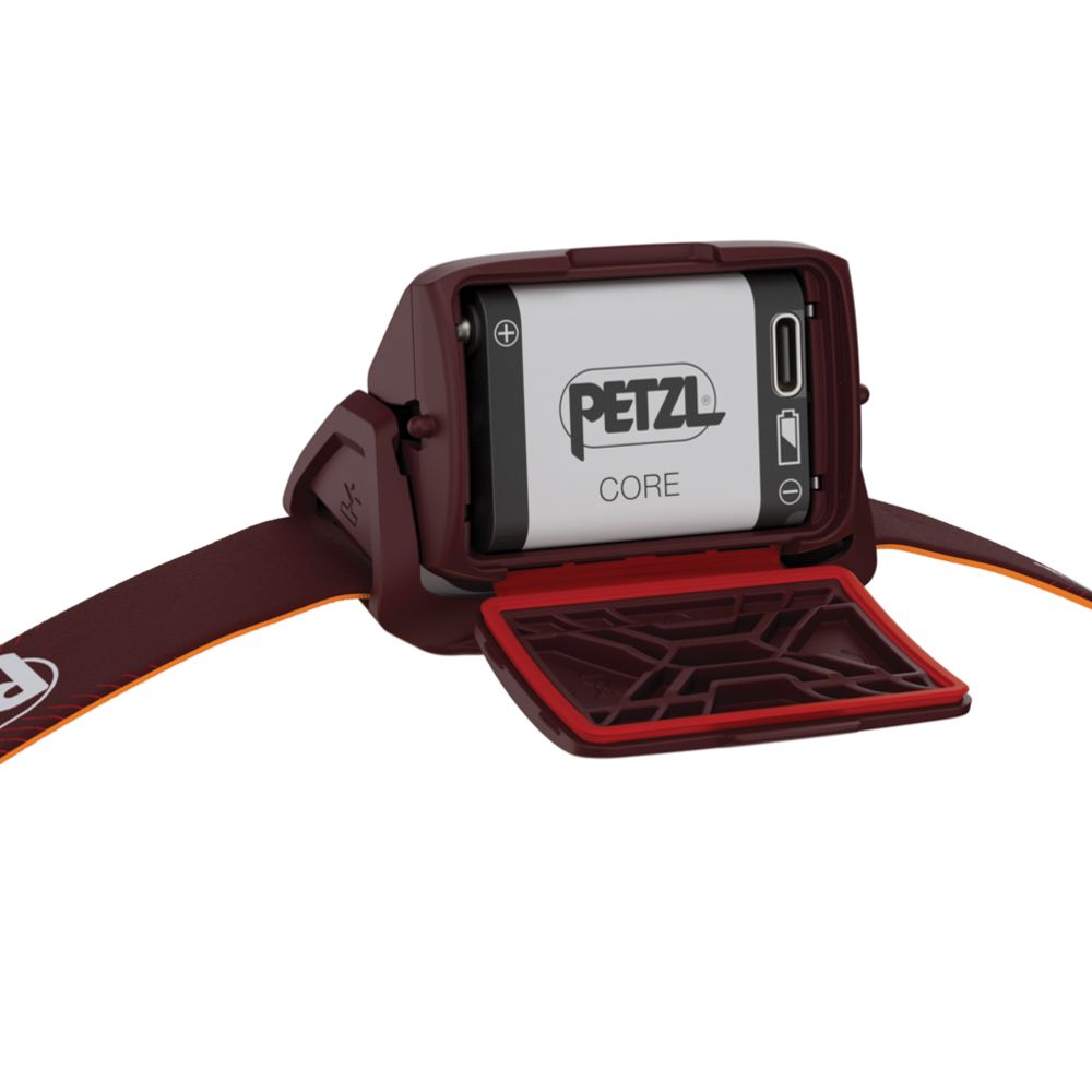 Petzl Actik Core otsavalaisin 625 lm ladattava / AAA punainen