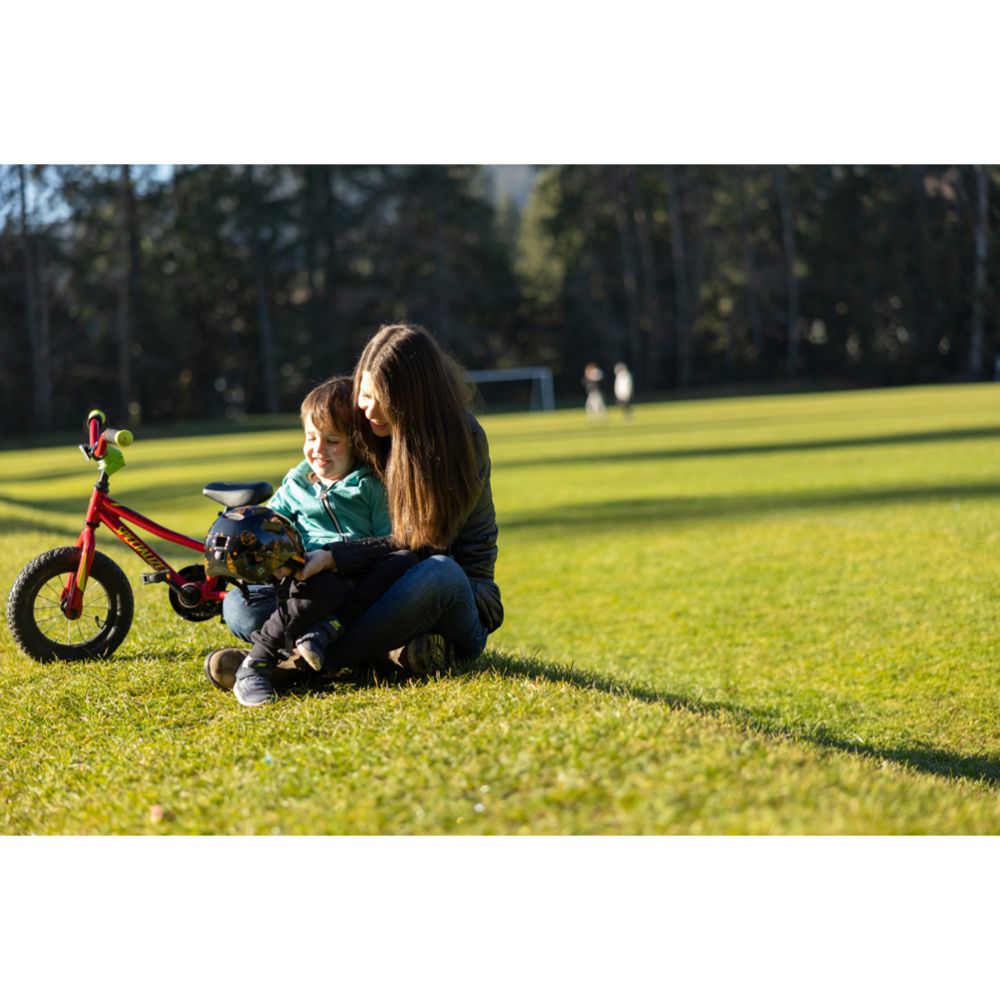 Lazer Pnut 2.0 Kineticore Flying Rocket lasten pyöräilykypärä