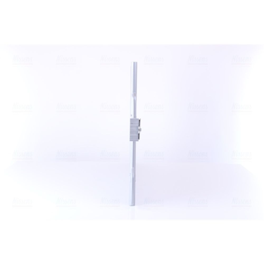 Ilmastointilaitteen lauhdutin 30-00272