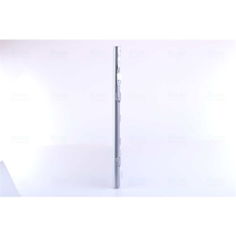 Ilmastointilaitteen lauhdutin 30-00548