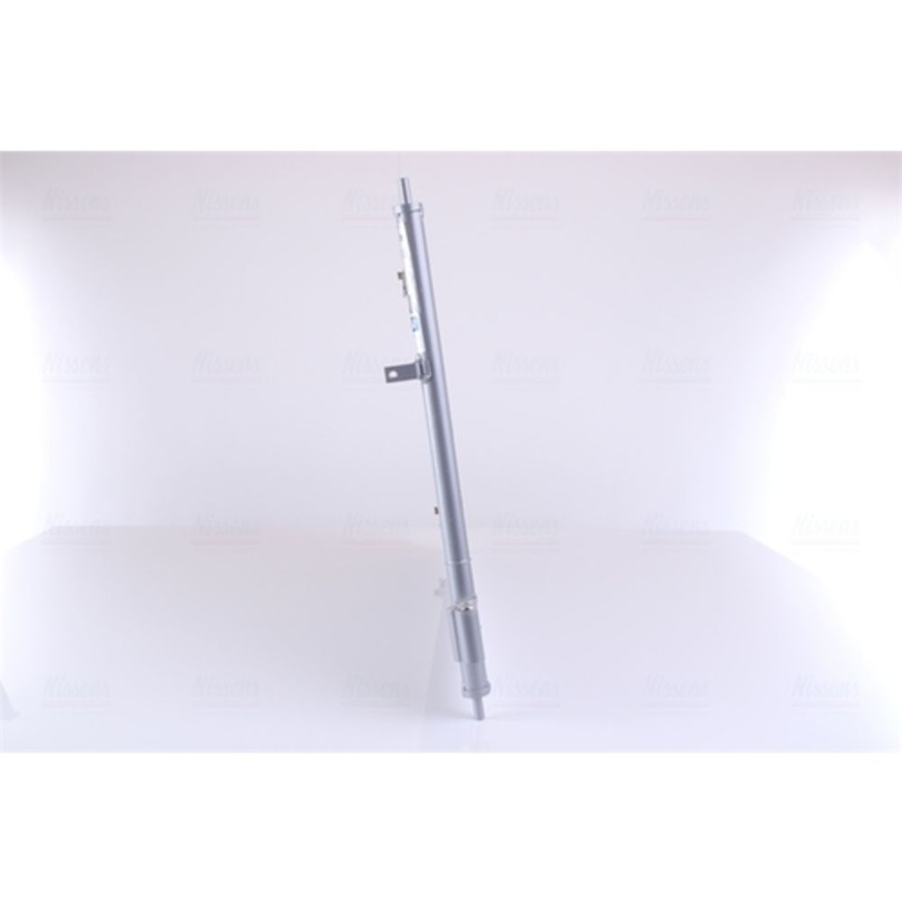 Ilmastointilaitteen lauhdutin 30-04025