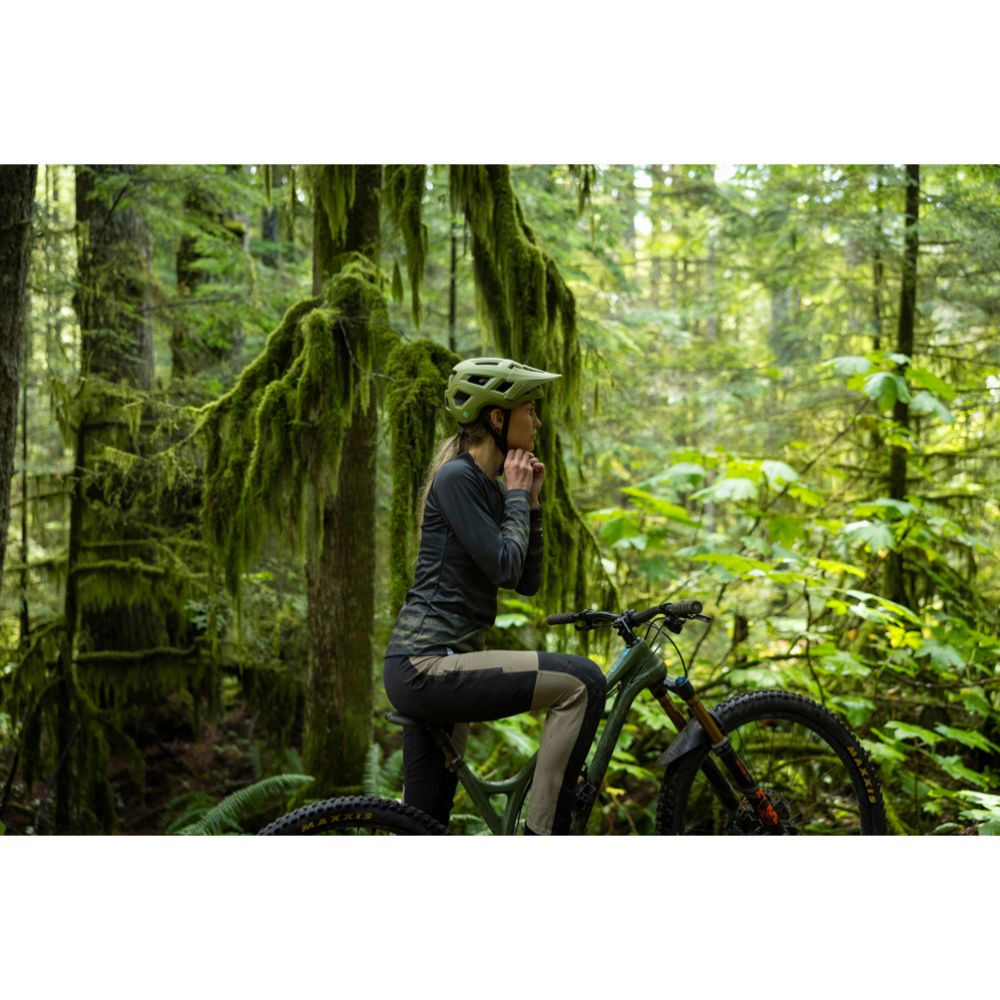 Lazer Coyote KinetiCore Matte Fern cykelhjälm