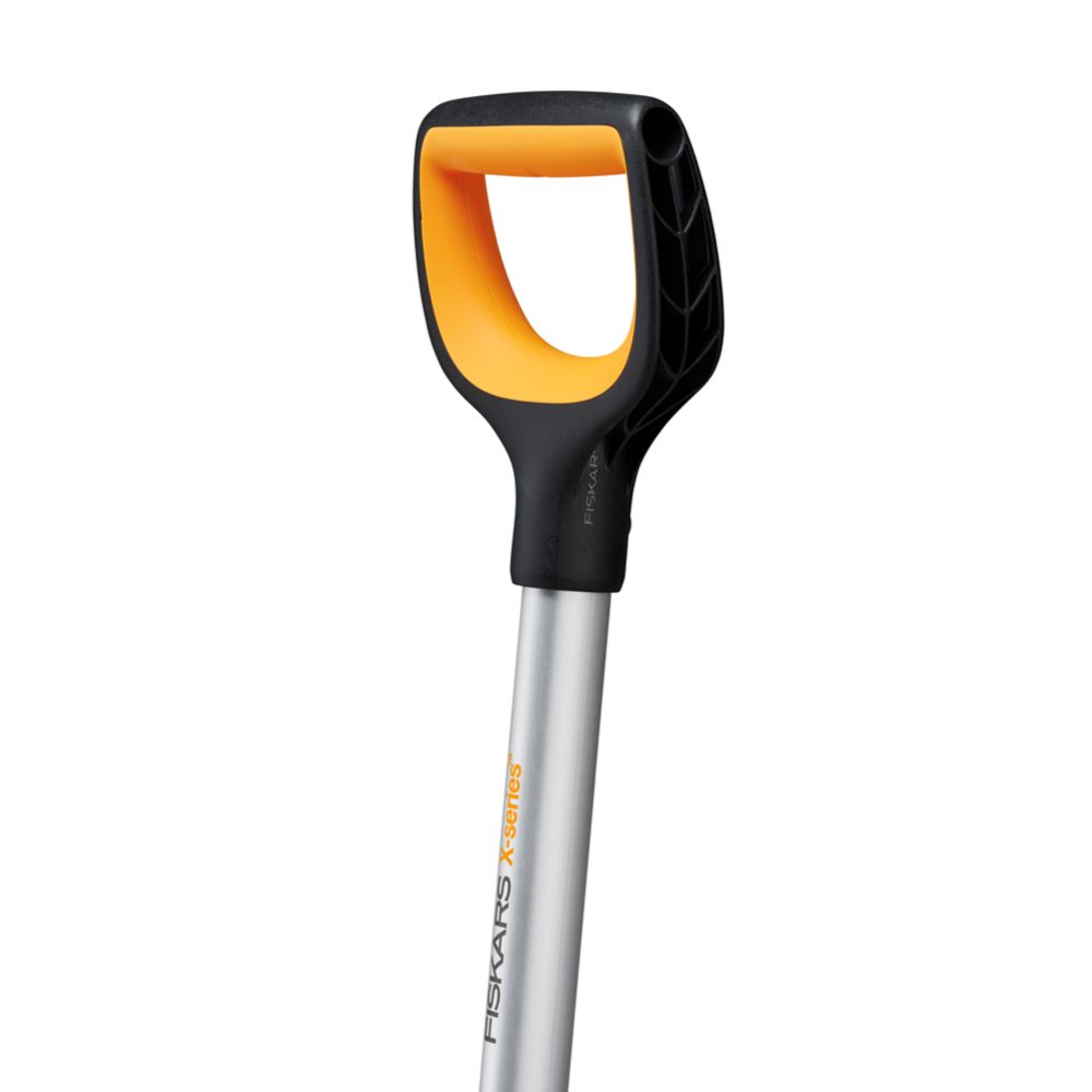 Fiskars X-Series lumentyönnin teleskooppivarrella