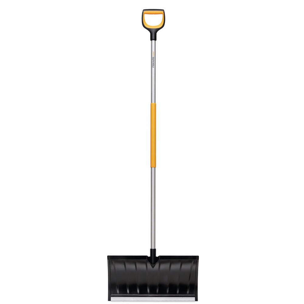 Fiskars X-Series lumentyönnin rullaava