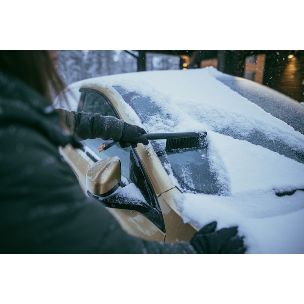 Fiskars Solid Lumiharja ja jääraappa