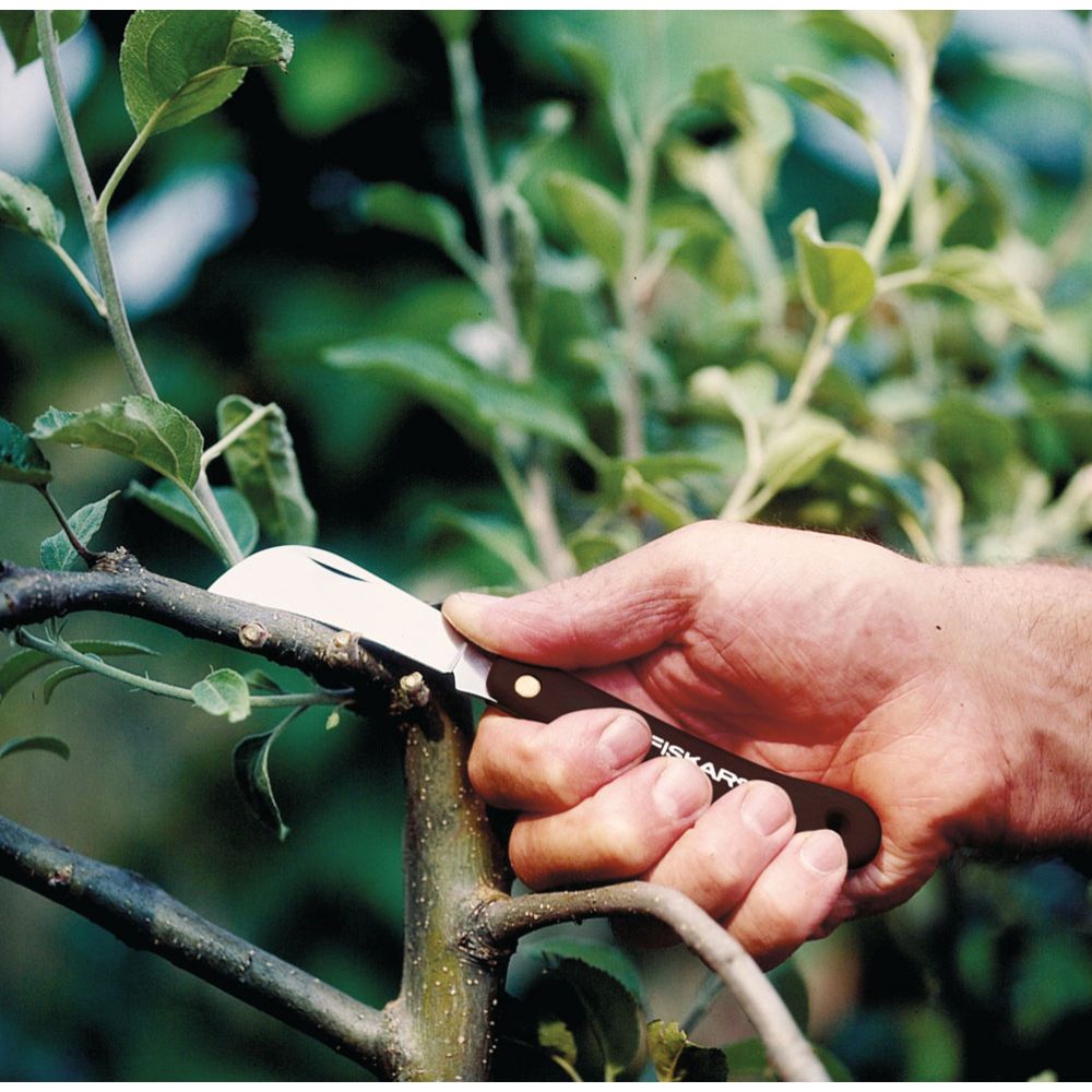 Fiskars trädgårdskniv med böjt blad K62