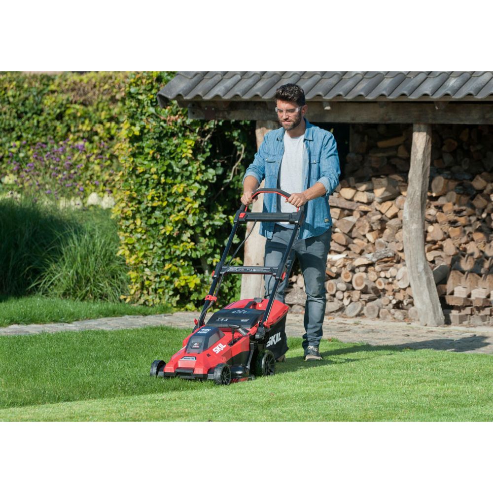 SKIL gräsklippare 43 cm 0140 BA (2 x 4,0 Ah)
