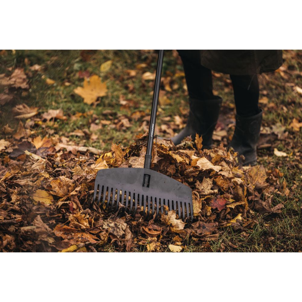 Fiskars Solid lehtiharavan lapa M