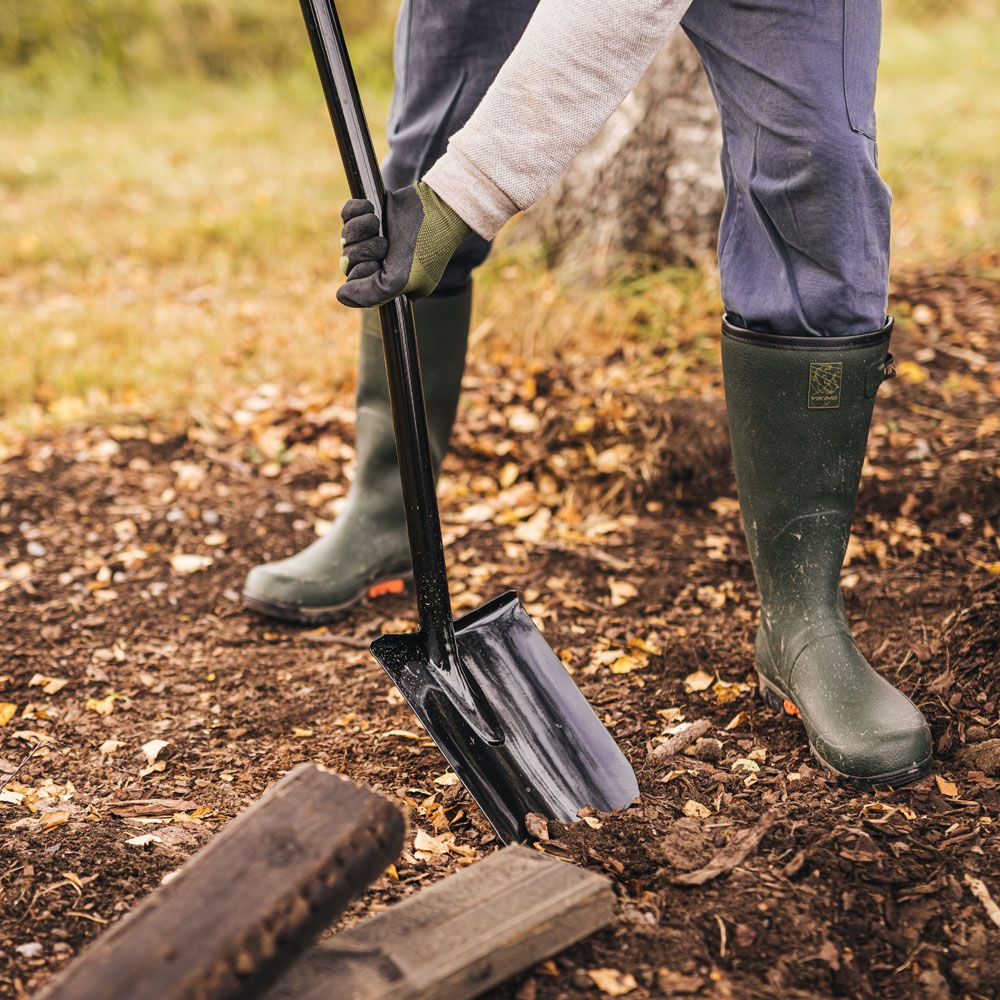 Fiskars Solid+ spetsspade långt skaft