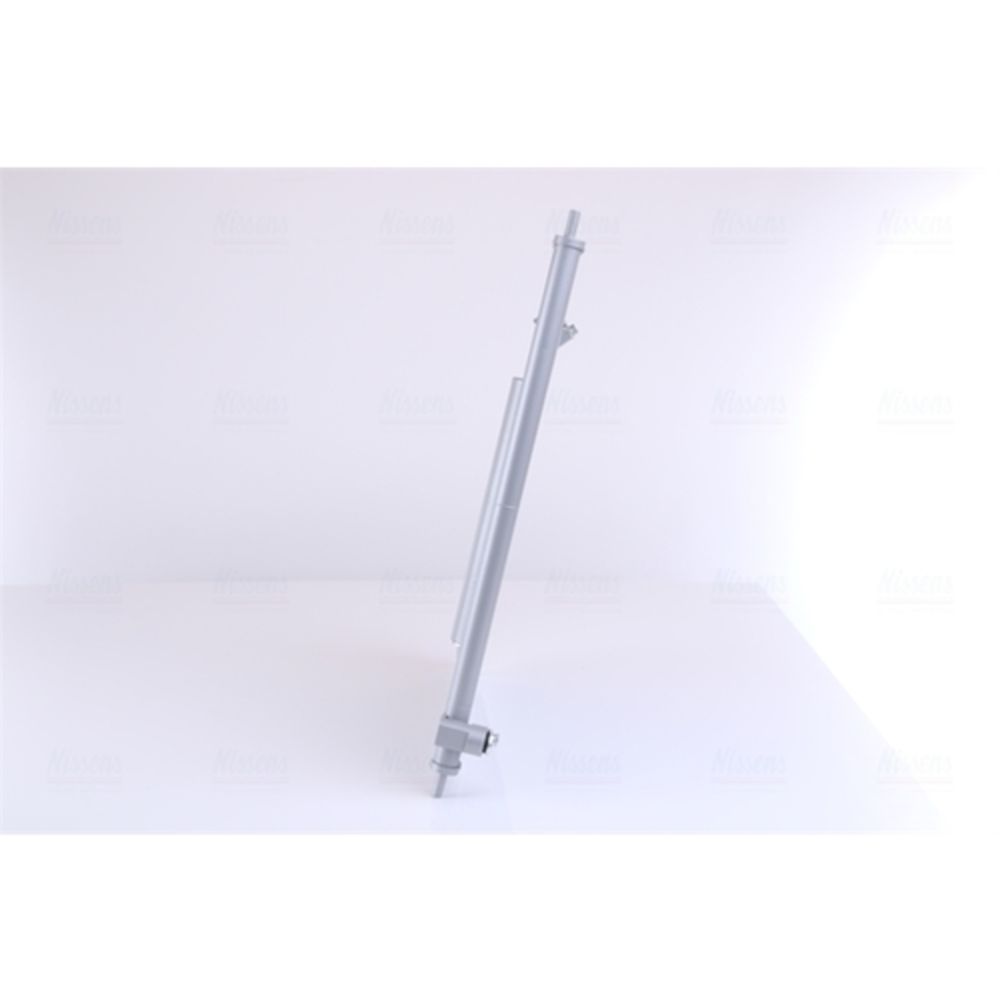 Ilmastointilaitteen lauhdutin 30-03796