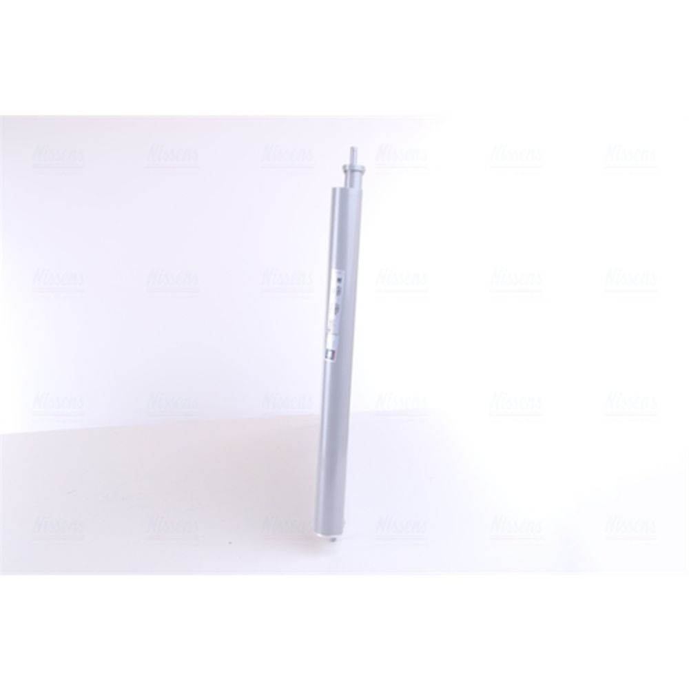 Ilmastointilaitteen lauhdutin 30-00485