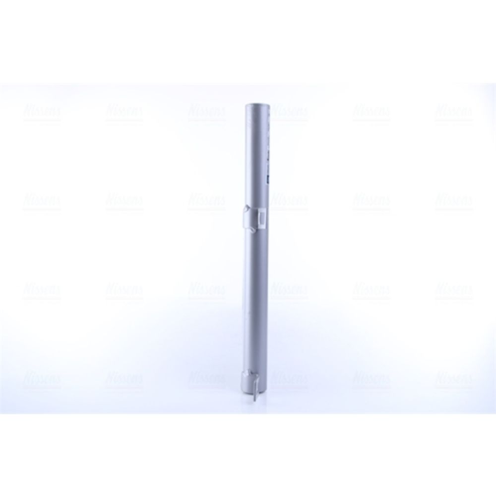 Ilmastointilaitteen lauhdutin 30-04731