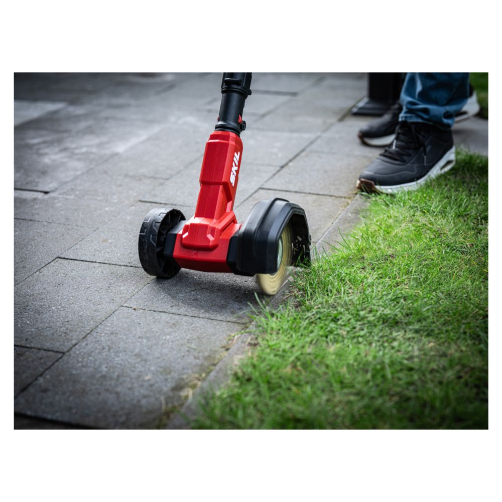 SKIL batteridriven plattrensare 0661 CA