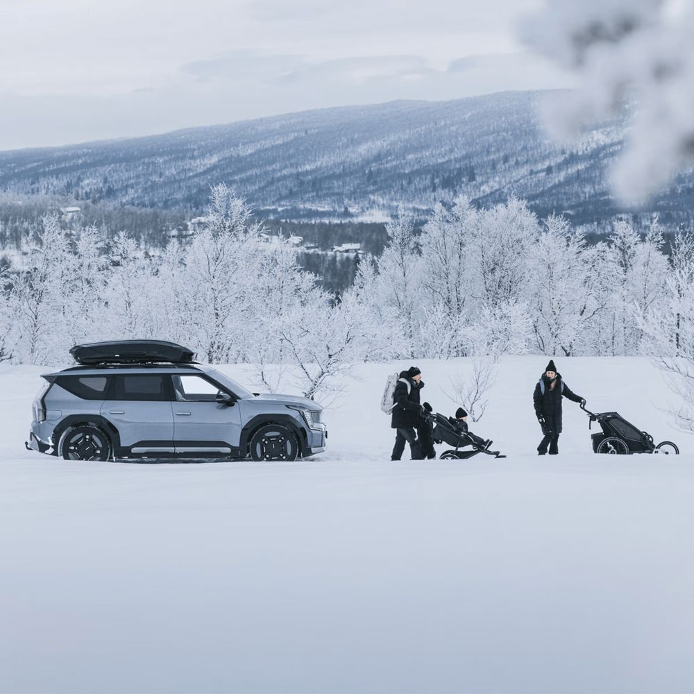 Thule Motion 3 Sport Black Glossy 639600 suksiboksi