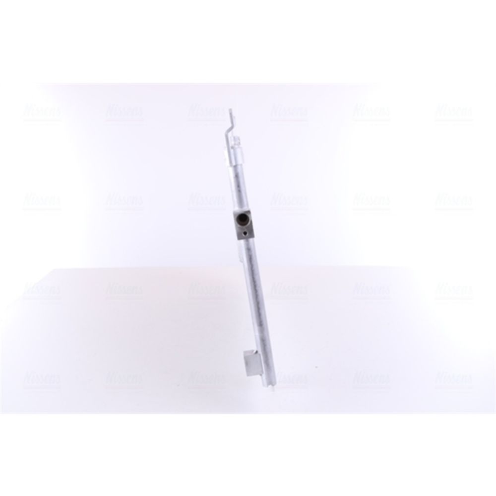 Ilmastointilaitteen lauhdutin 30-04042