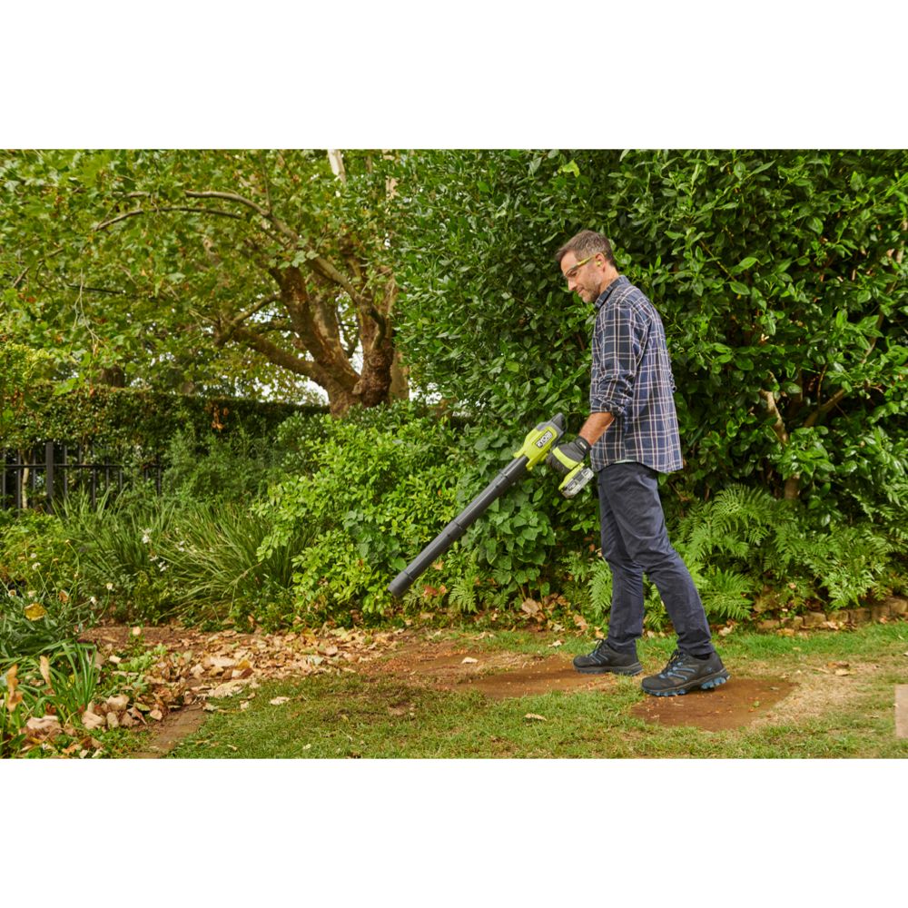Ryobi ONE+ RY18BLCXA-140 batteridriven lövblås (4,0 Ah)
