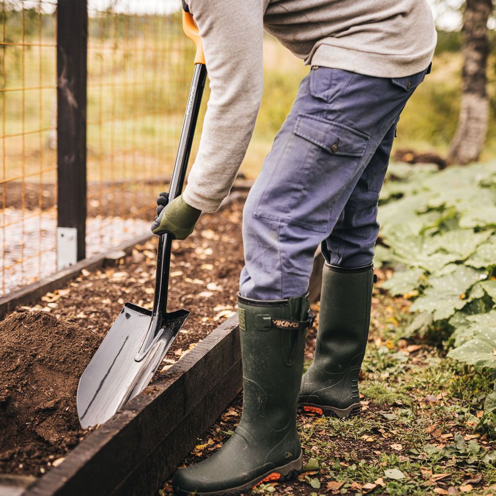 Fiskars Solid+ kaevamislabidas