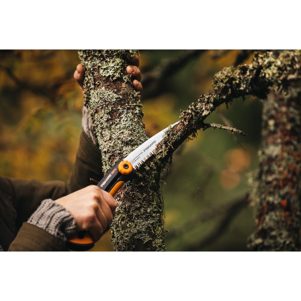Fiskars Xtract Puutarha- ja retkisaha