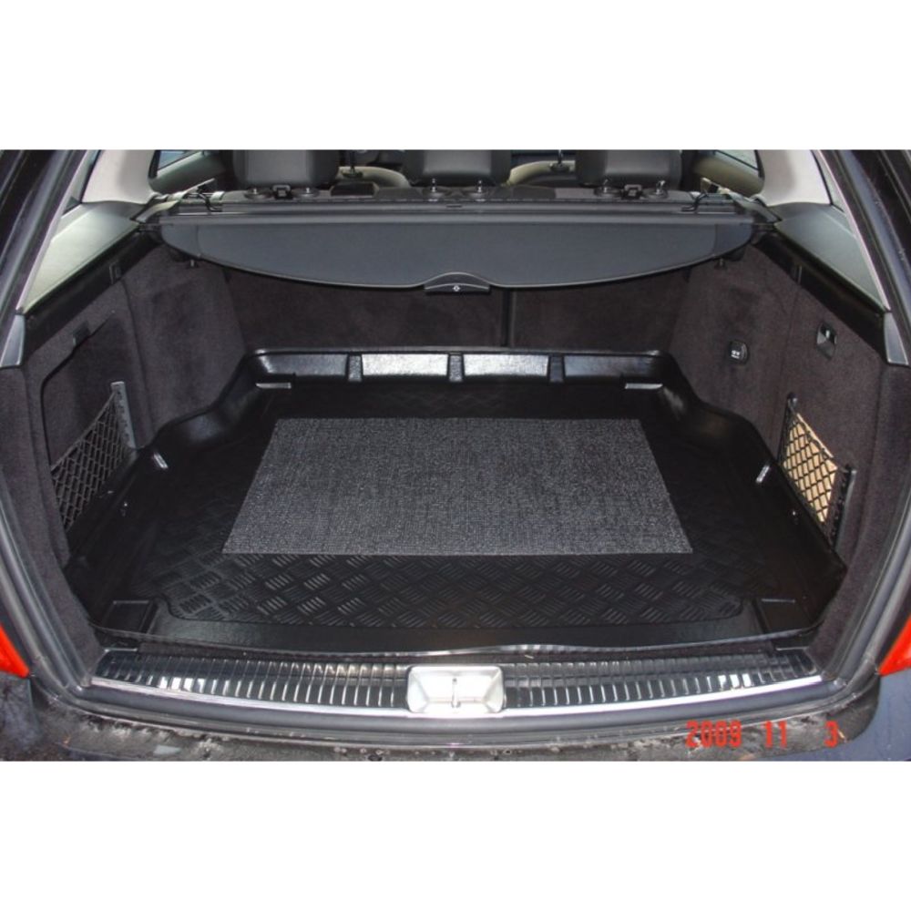 Tavaratilamatto MB W204 Touring-farmari 08->