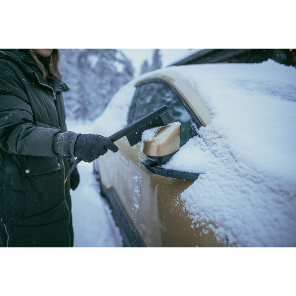 Fiskars Solid Lumiharja ja jääraappa