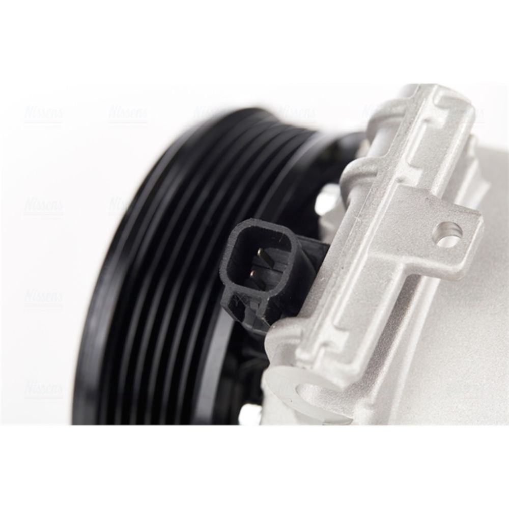 Ilmastointilaitteen kompressori 30-03996