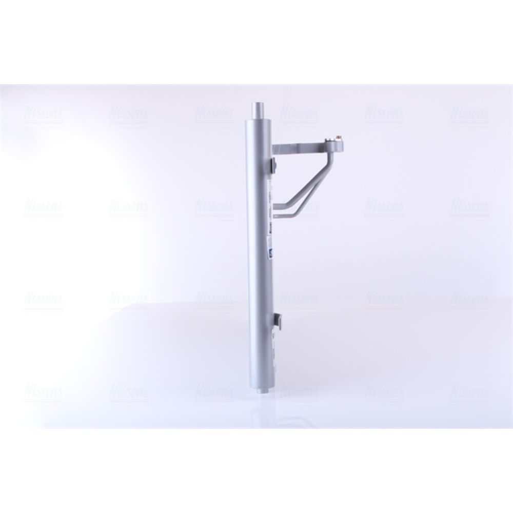 Ilmastointilaitteen lauhdutin 30-04038