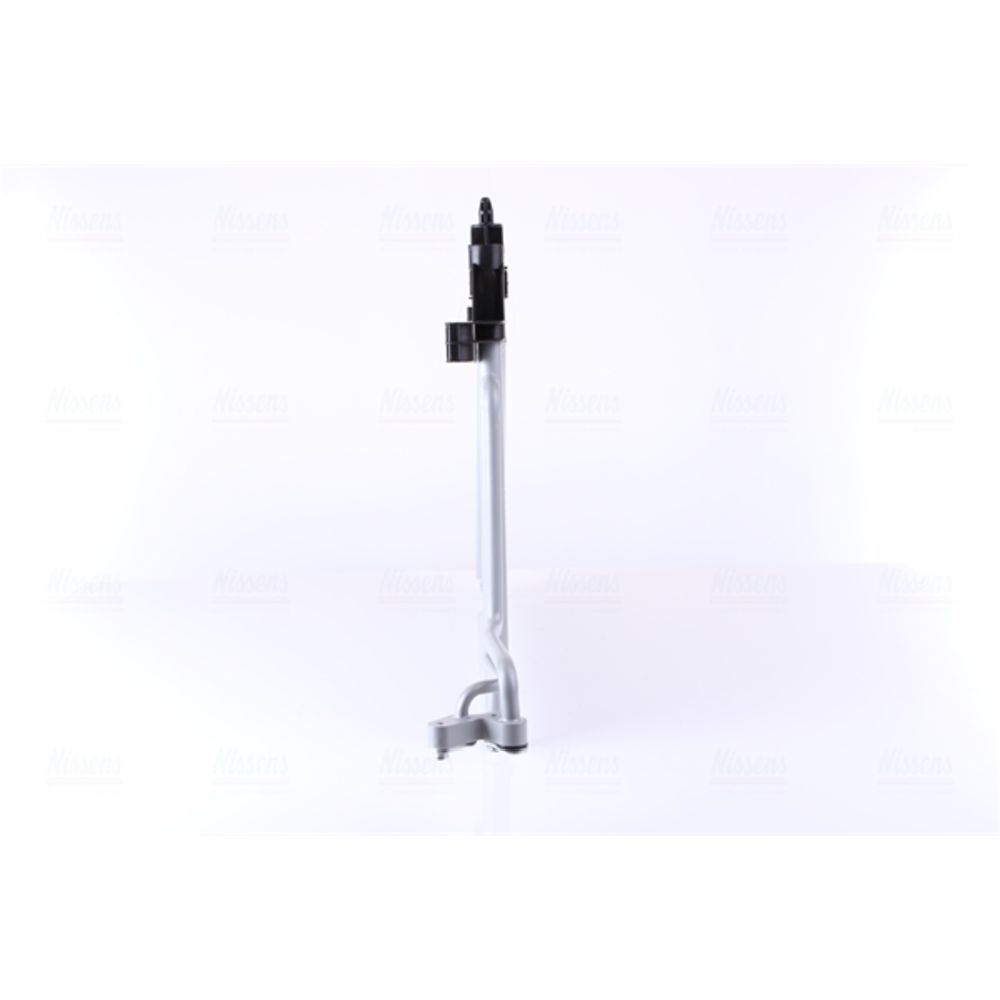 Ilmastointilaitteen lauhdutin 30-00307