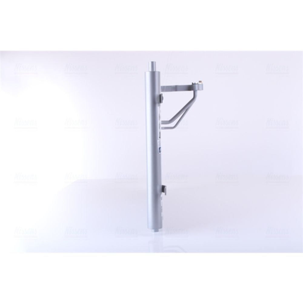 Ilmastointilaitteen lauhdutin 30-04038