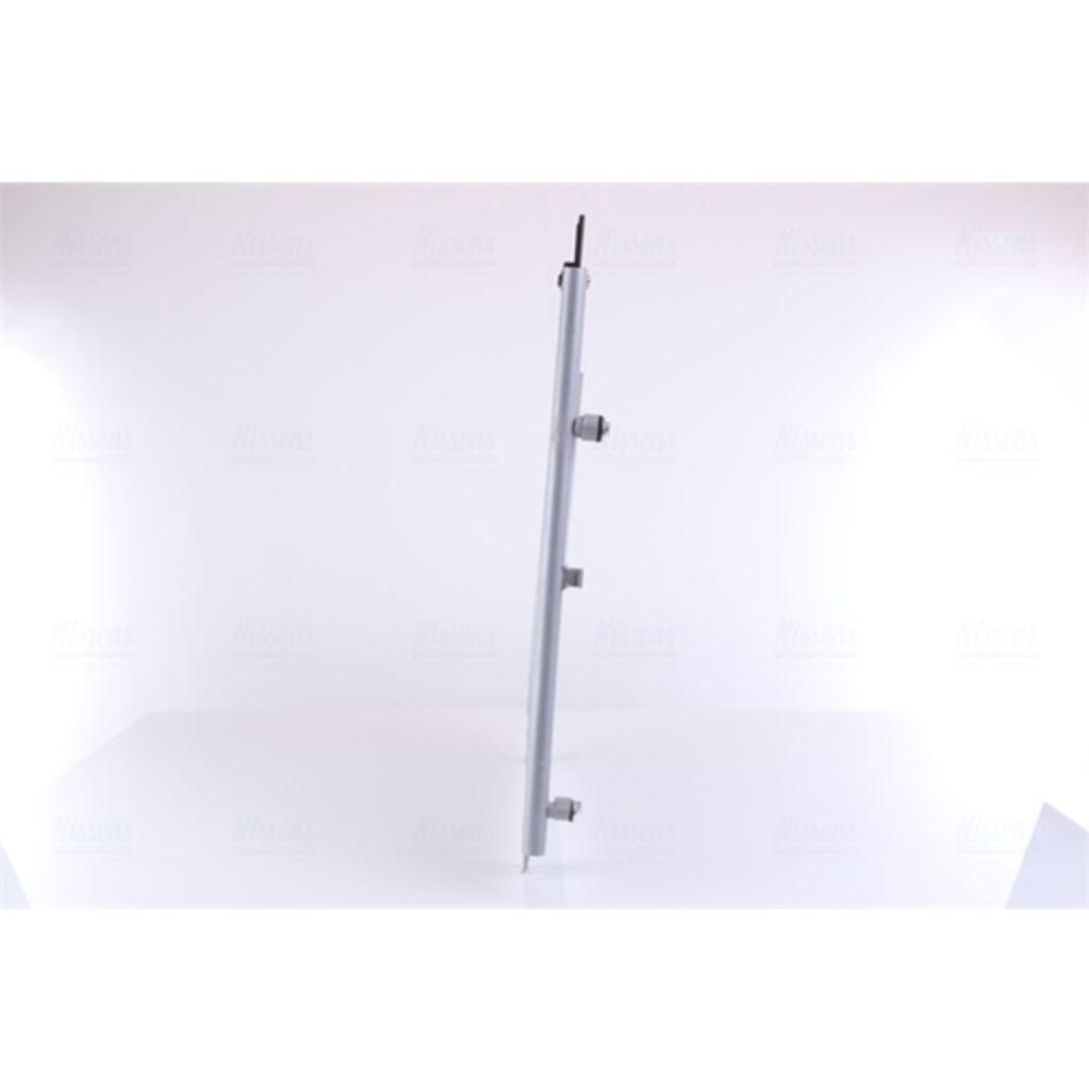 Ilmastointilaitteen lauhdutin 30-04026